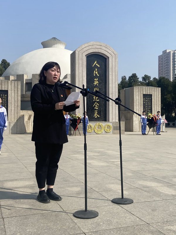 【转作风 正行风 提效能】追寻先烈足迹 传承红色基因——邯郸市丛台区学步桥小学开展清明祭英烈主题活动