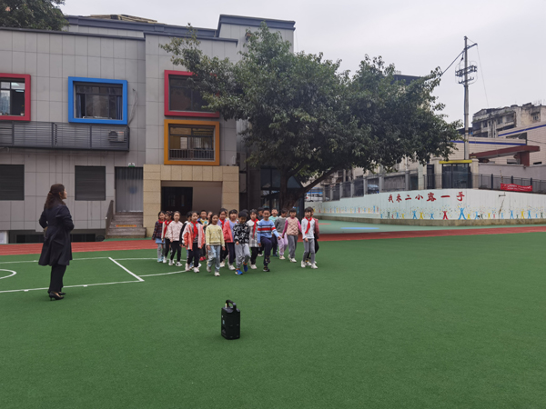 温江区校际走课联盟校走进重庆巴南区鱼洞二小