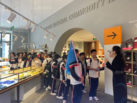 国际理解教育活动——走进青白江区蓉欧国家馆