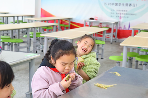 彭州市九尺小学：清明时节寄哀思 英烈精神励今人