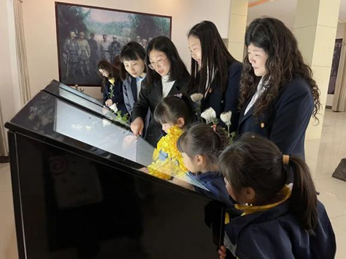 彭州市机关幼儿园开展清明节主题党团日活动