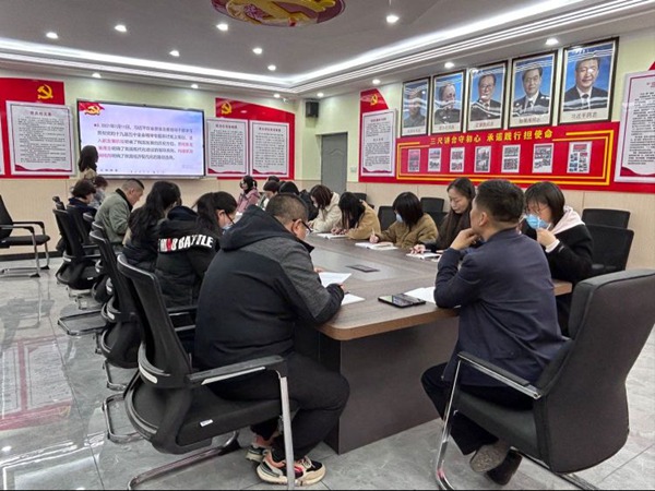 “缅怀先烈志，共铸英烈魂”邯郸市丛台区展览路小学党支部4月份主题党日活动