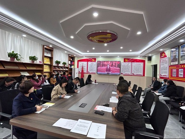 “缅怀先烈志，共铸英烈魂”邯郸市丛台区展览路小学党支部4月份主题党日活动