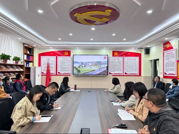 “缅怀先烈志，共铸英烈魂”邯郸市丛台区展览路小学党支部4月份主题党日活动