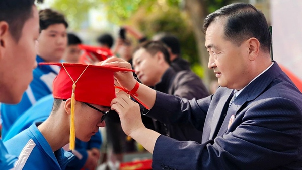 “十八而志 圆梦高考”——邯郸市钢苑中学2023届高三成人礼暨高考冲刺60天誓师大会