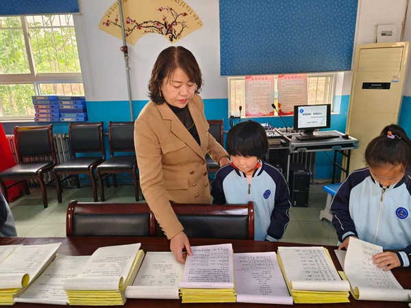 展我精彩 树我信心 —— 邯郸市丛台区十里铺小学教学常规之优秀作业展评活动