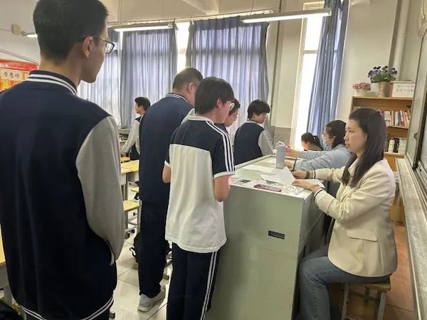 艺术测评入校园 邯郸市第十一中学学子展风采
