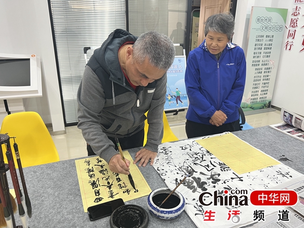 传承国学文化精髓——烟台高新区马山街道海天社区开展书法文学社启动仪式