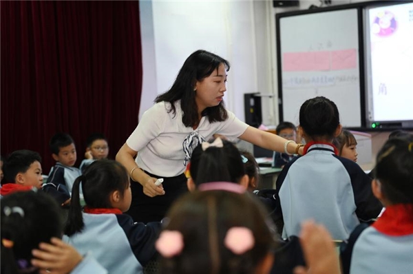 践行大单元教学 以赛促研共成长——记2023年彭州市小学数学教师教学技能赛A组决赛