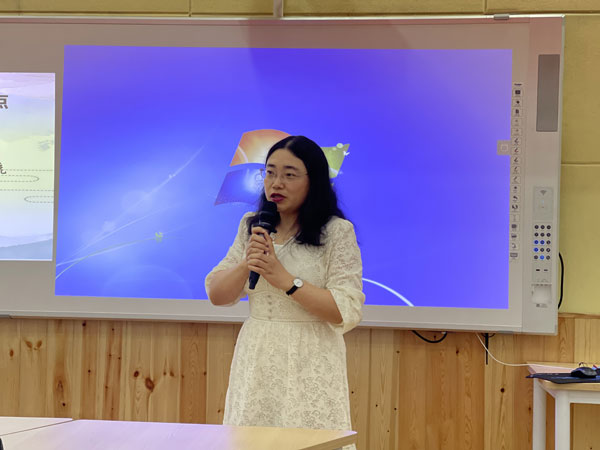 崇州市蜀城中学开展青年教师第九次培训