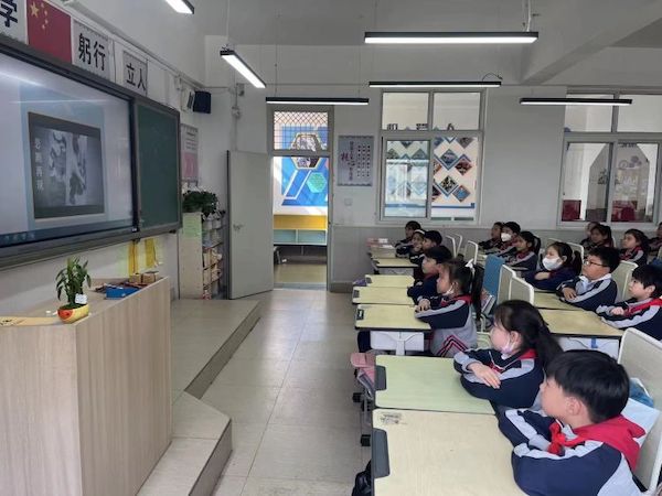 【关爱学生幸福成长·健康成长篇】珍爱生命 预防溺水——邯郸市丛台区连城小学组织学生和家长观看防溺水警示片