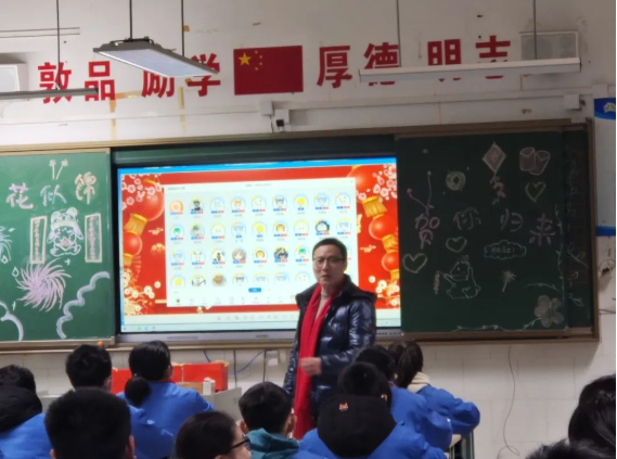 提灯引路，育梦成光——记湘潭市益智中学教务处主任谢感