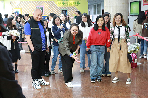 享运动之趣,展健康风采，做快乐教师——彭州市延秀小学2022-2023学年度教职工运动会