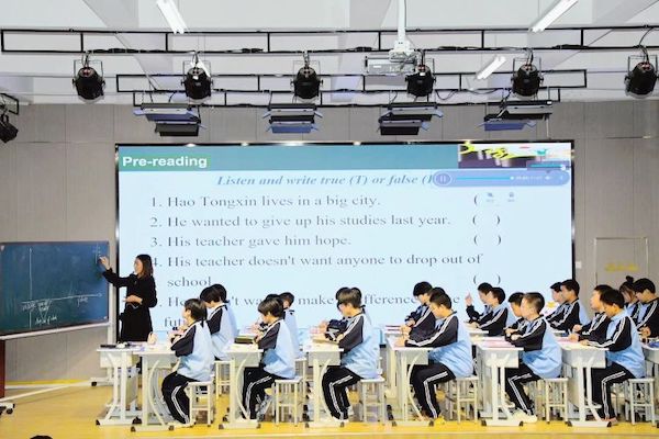 【关爱学生 幸福成长】用心育桃李，倾心献教育——邯郸市复兴区第三中学优秀教师先进事迹（五）