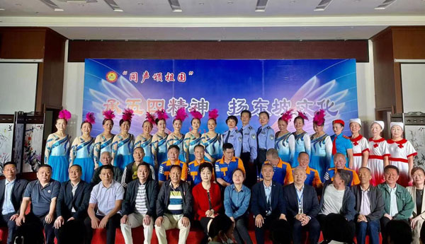 眉山天府新区青龙初级中学隆重举办“传承五四精神 弘扬东坡文化—庆五.一 迎五四，同声颂祖国”演出活动