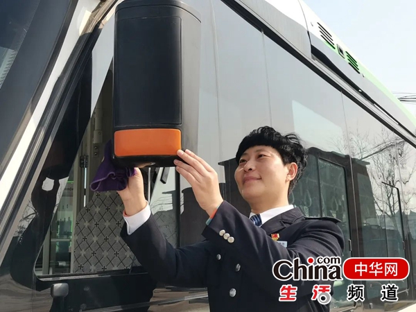 五一我在岗 烟台市十佳女职工建功立业标兵冯丽娜：坚守岗位 情暖十米车厢