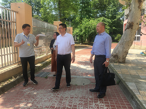 彭州市教育局领导莅临桂花幼儿园调研指导工作