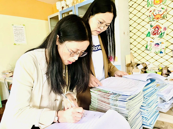 大邑县南街小学开展学月教学常规检查 
