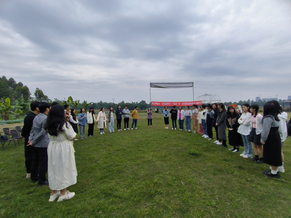 乐山一中和市实幼携手开展党建带团建主题活动