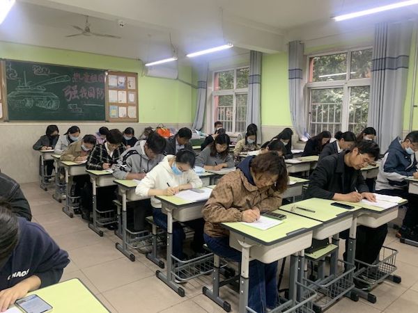 【关爱学生 幸福成长】邯郸市丛台区实验中学教育集团教师代表参加丛台区教师硬笔规范汉字书法比赛