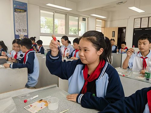 彭州市升平小学开展科技活动进校园活动