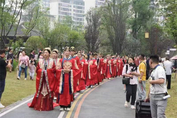 520 邛崃集体汉婚盛典见证爱情之城的千年芳华