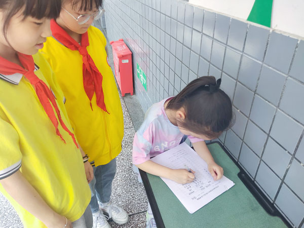 崇州市学府小学举行新队员入队考核