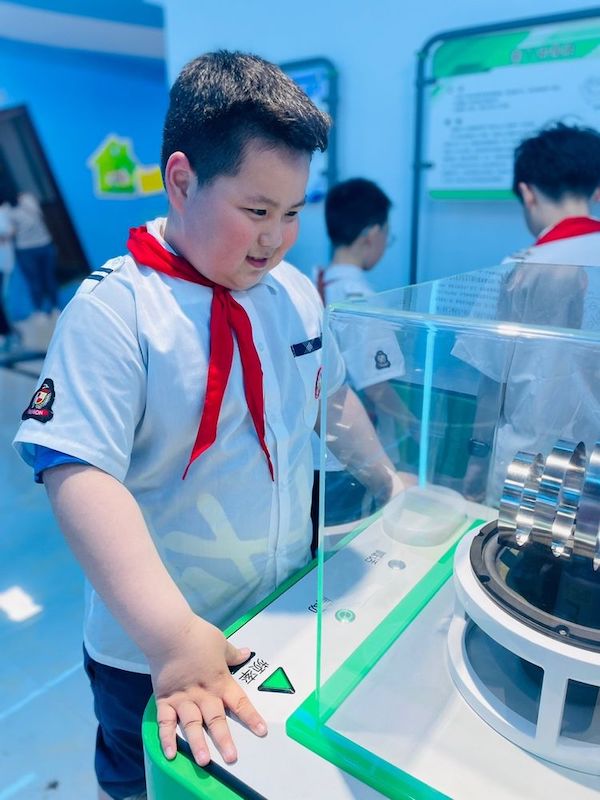 关爱学生幸福成长.协同育人篇｜科学技术馆参观体验——邯郸市丛台区展览路小学三（8）中队红领巾研学活动