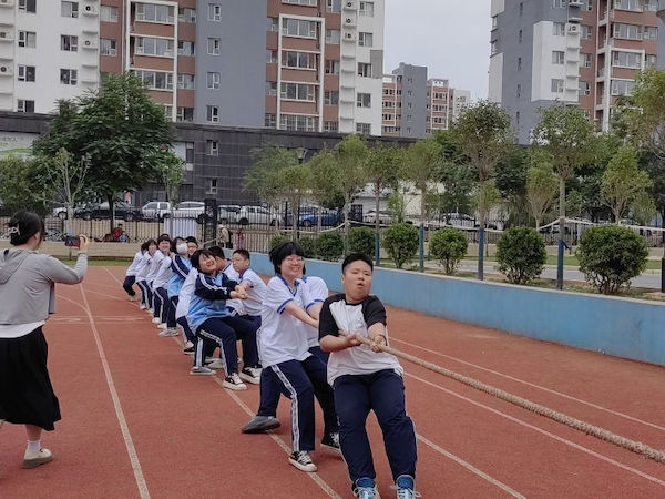 【关爱学生 幸福成长】邯郸市复兴区第三中学开展拔河比赛活动