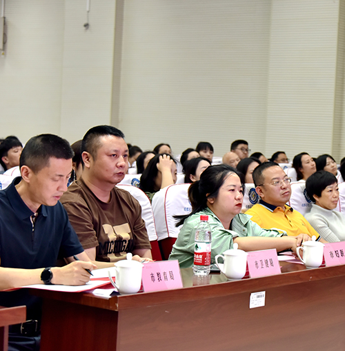 彭州市“5.25”心理健康活动月在成都石化工业学校正式启动