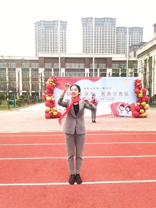 关爱学生幸福成长 · 协同育人篇丨邯郸市丛台区荀子实验第三小学“飘扬红领巾 光荣少先队”一年级入队仪式