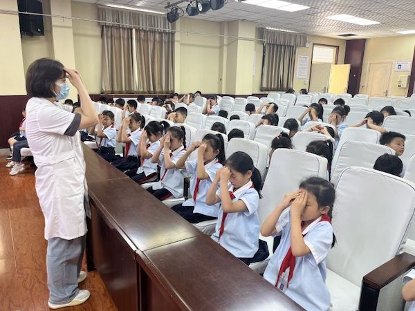 【关爱学生幸福成长·健康成长篇】 爱眼护眼，“睛”彩童年——邯郸市丛台区连城小学开展全国爱眼日教育活动
