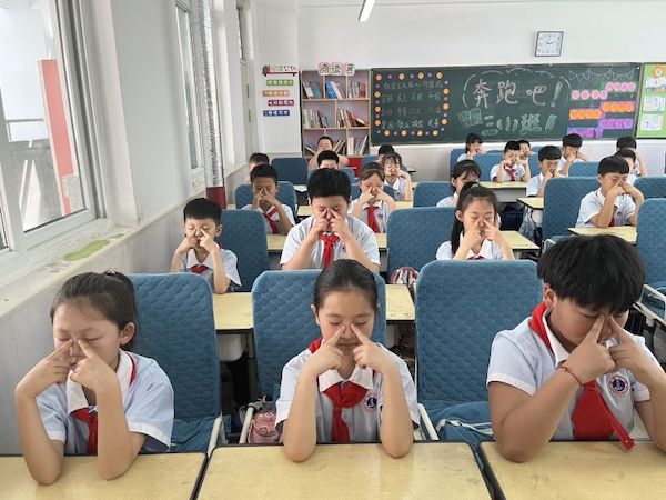 【关爱学生幸福成长·健康成长篇】 爱眼护眼，“睛”彩童年——邯郸市丛台区连城小学开展全国爱眼日教育活动