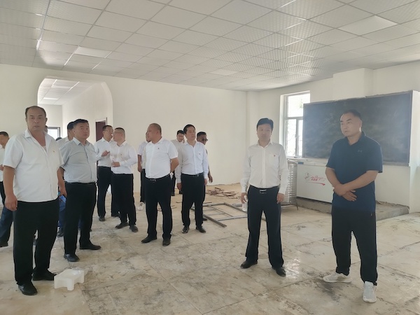 武安市康二城镇领导调研27军81师军营旧址建设治理工作