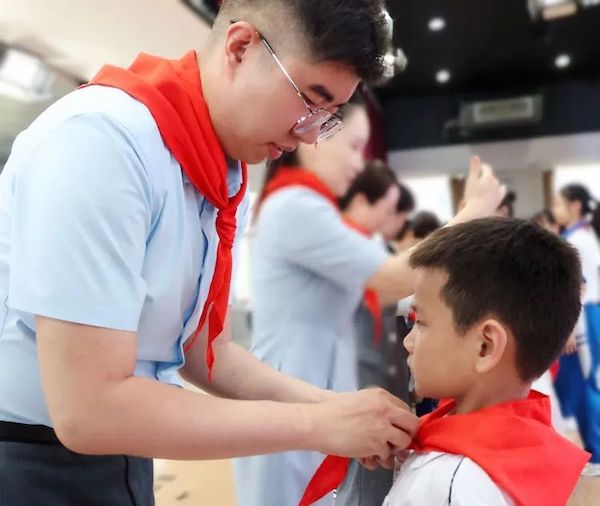 【童心向党·快乐成长】 邯郸市实验小学举行2022级入队仪式