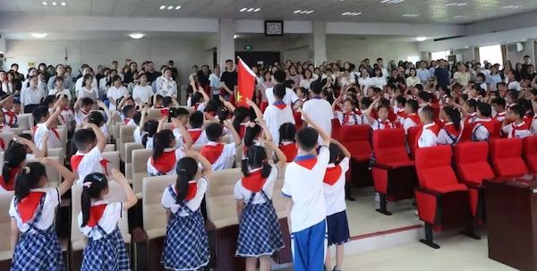 【童心向党·快乐成长】 邯郸市实验小学举行2022级入队仪式