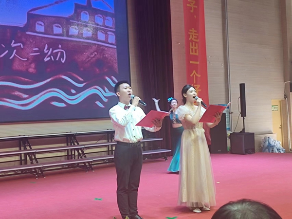 迎“七一”廊坊安次二幼举办红苗毕业典礼汇报演出
