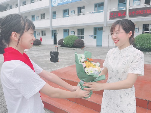 告别母校，放飞理想——彭州航空动力园区实验小学六年级2017级毕业典礼