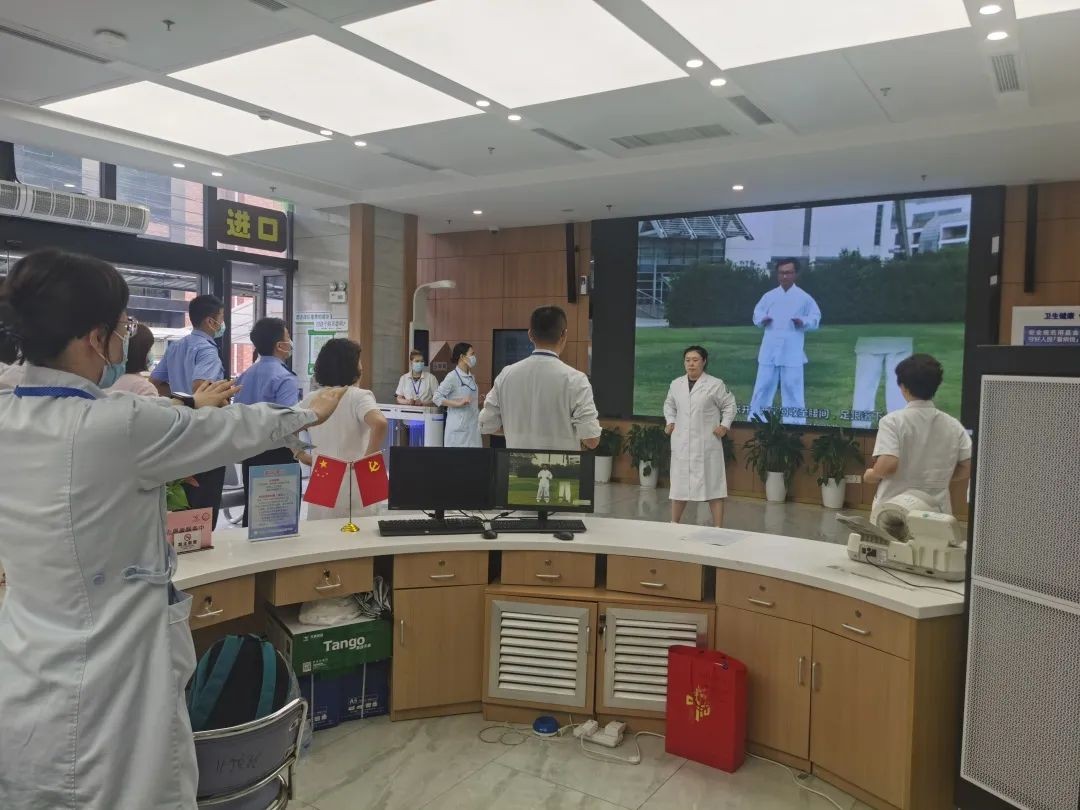 警医携手共创建 引航守护保平安—— 中心与辖区内派出所举行结对签约仪式