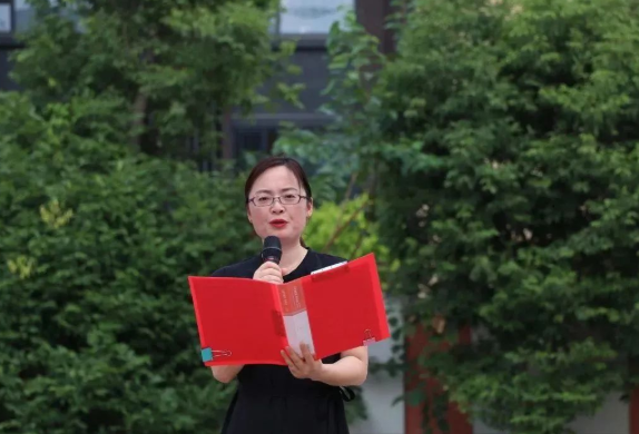 金堂县金山小学举行散学典礼