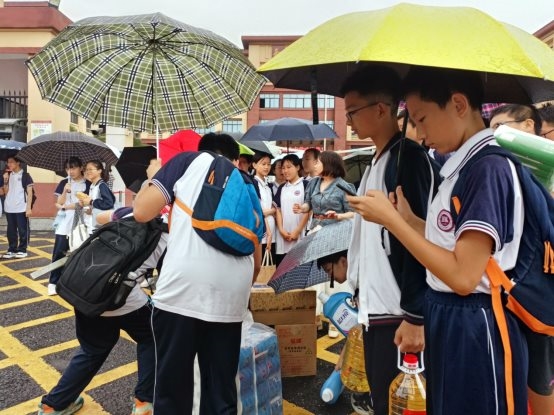 “有爱无碍 温暖同行”关爱残疾人志愿活动——宁乡市城北中学687中队