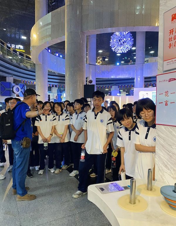 【关爱学生 幸福成长】快乐于行，研学于心——记邯郸市第二中学学子南开研学之旅