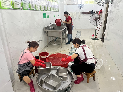 精心准备  “净”待开学——彭州市九尺小学召开食品安全工作培训会