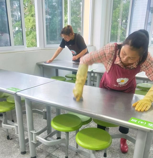 精心准备  “净”待开学——彭州市九尺小学召开食品安全工作培训会