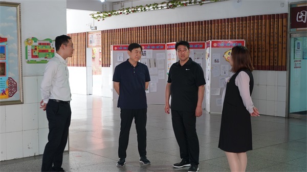 邯郸市邯山区教体局领导先后到实验小学调研指导开学工作