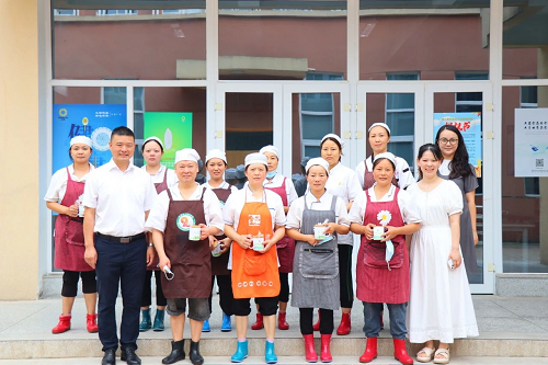彭州市九尺小学庆祝第39个教师节