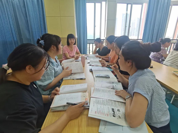 深耕细研 聚力“双新” —— 成都医学院附属小学举行2023秋语文组教研启动大会