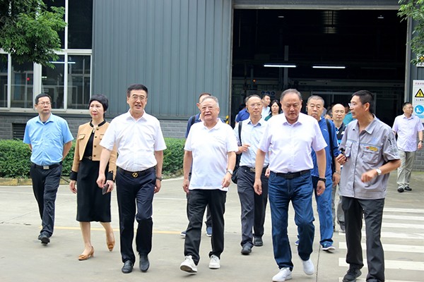 中通协真空设备专家学者专题调研中汽成配 共商国产替代产业发展大计