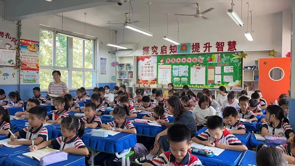 【渚•和气质】同组听课亮真功，共听互评齐头进——邯郸市邯山区渚河路小学语文同组听课掠影