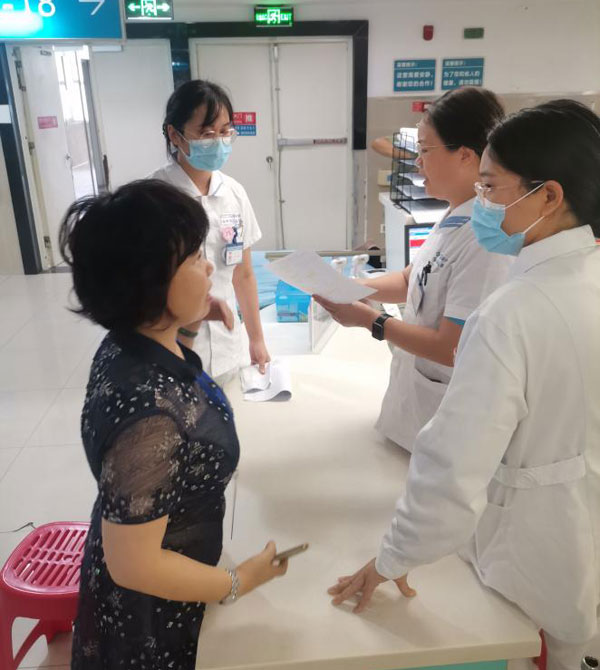 崇州市人民医院开展中秋、国庆节前综合管理查房